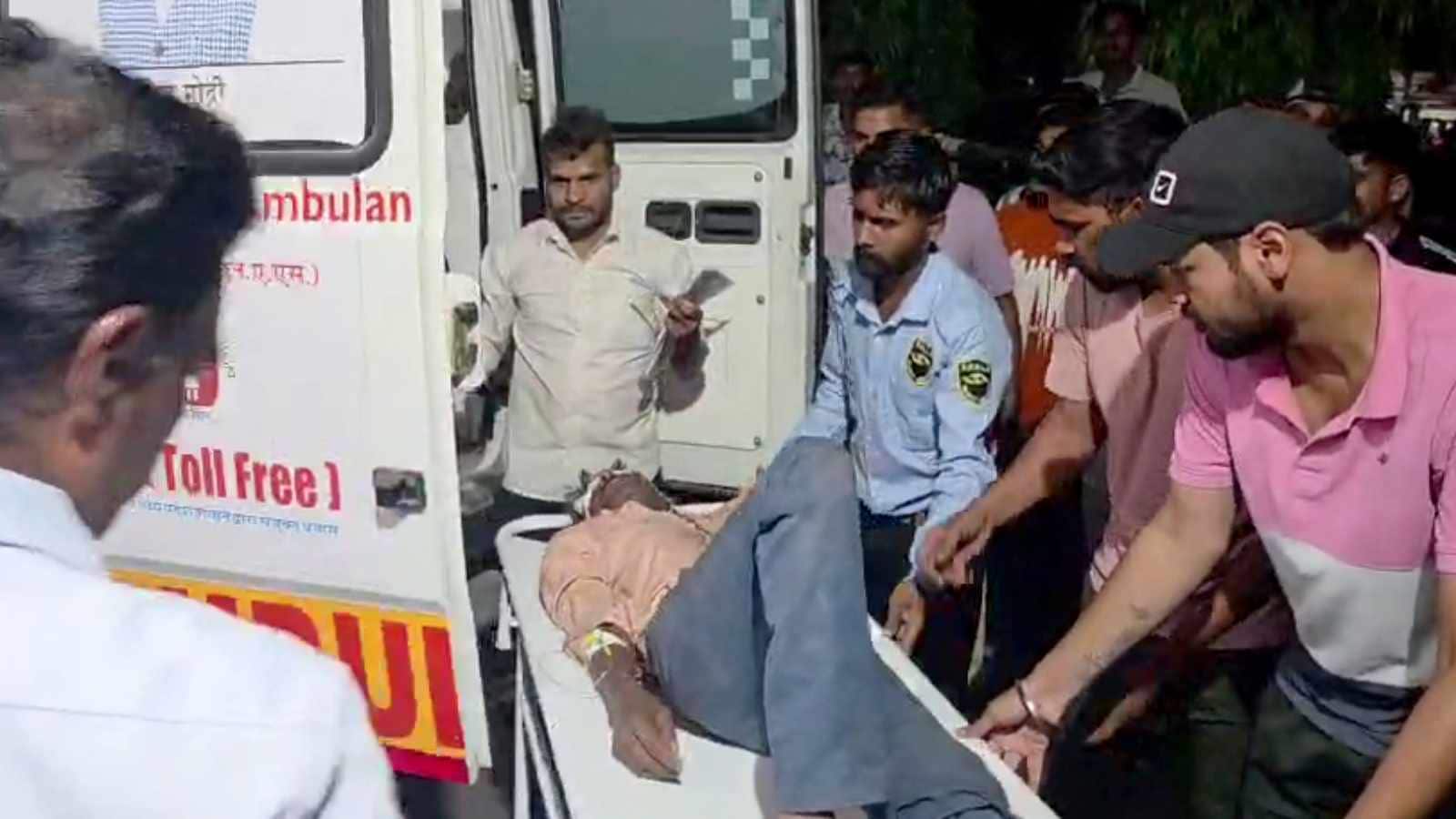 12 killed, 20 injured as pick-up van overturns, crashes into SUV in Madhya Pradesh
